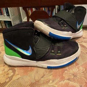 Nike Kyrie Mid Boy Youth 2.5Y EUR 34 Black Green Basketball Sneaker